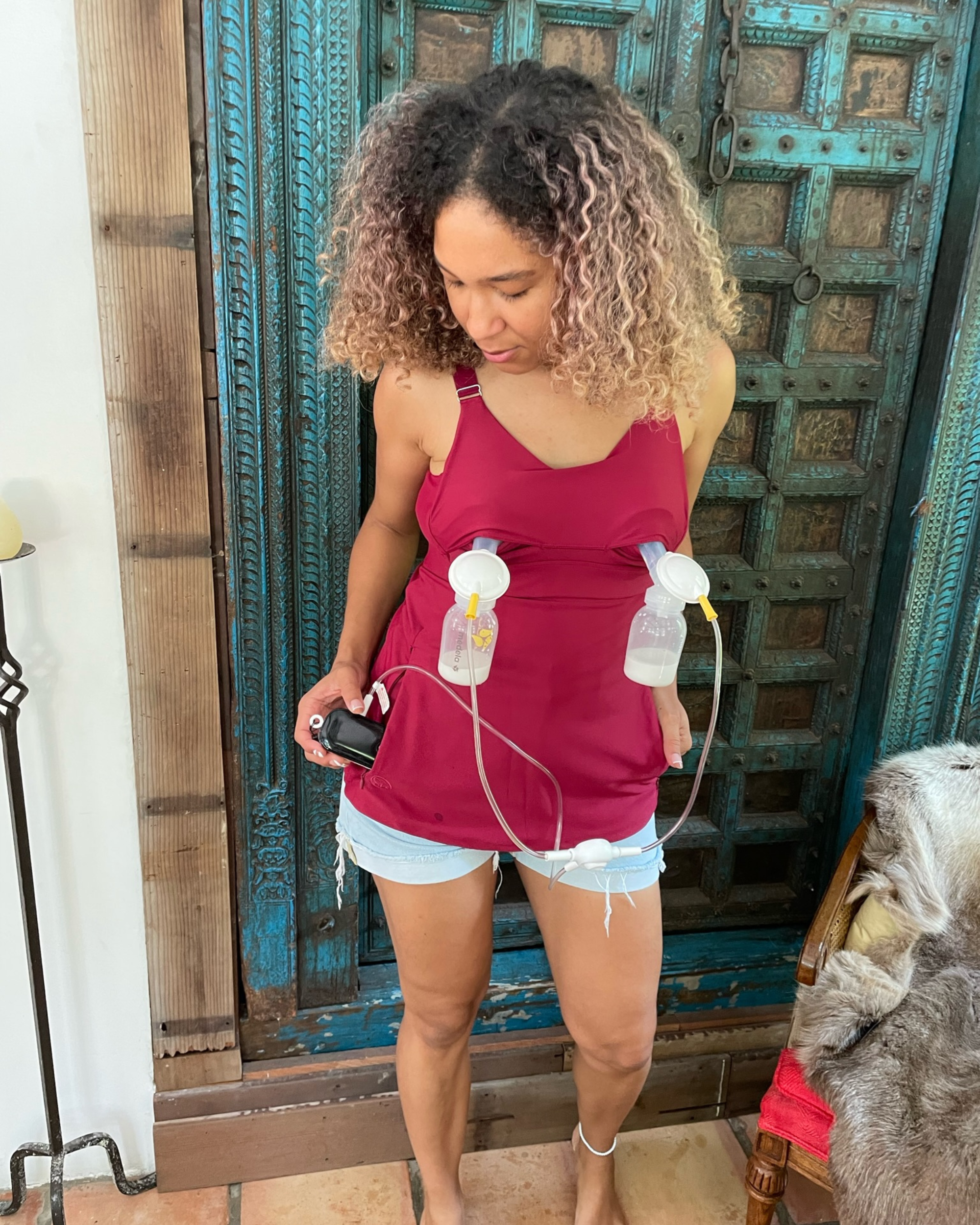 Journey Hands Free Pumping Tank (Apple Red)