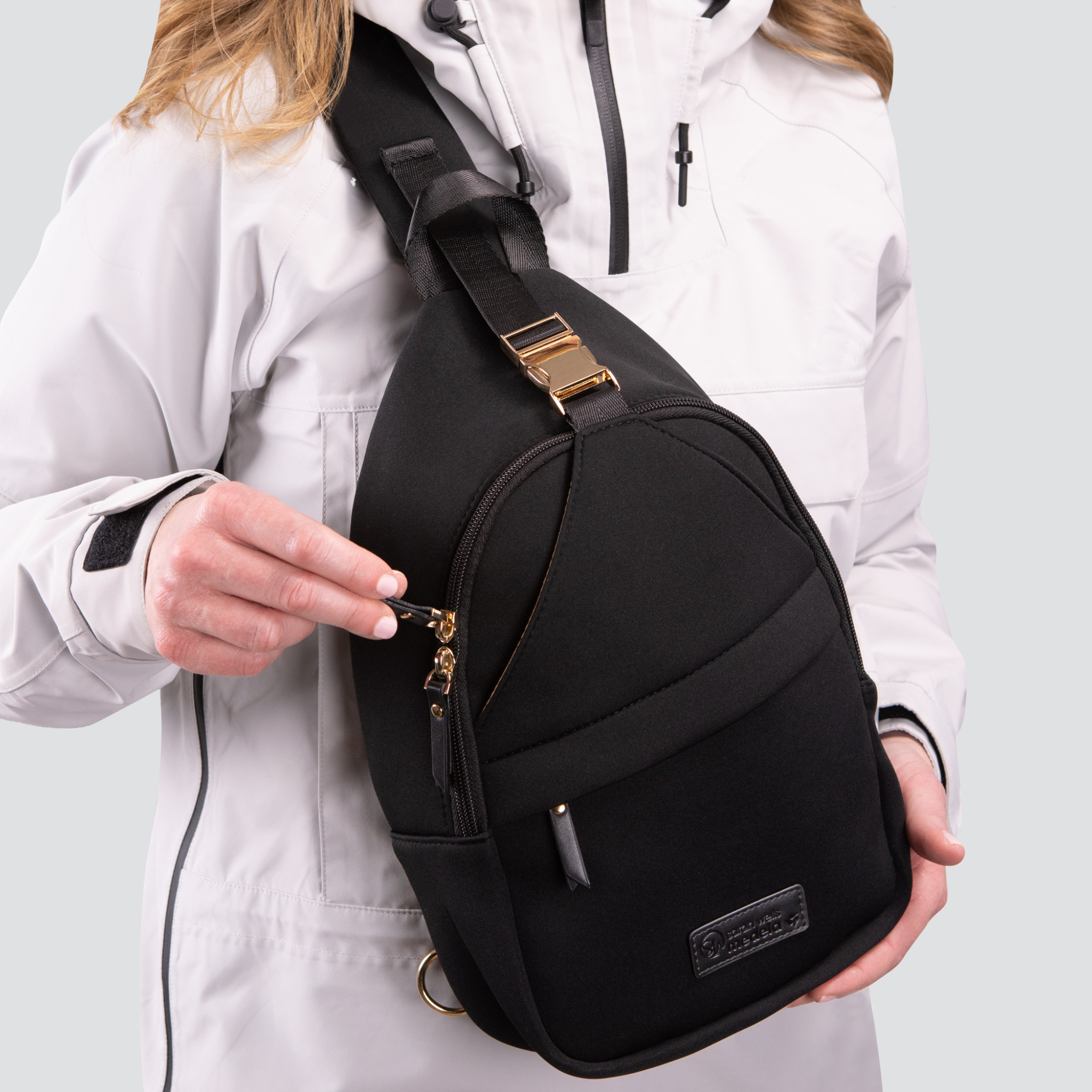 OUTLET Allie Sling Bag (Black)