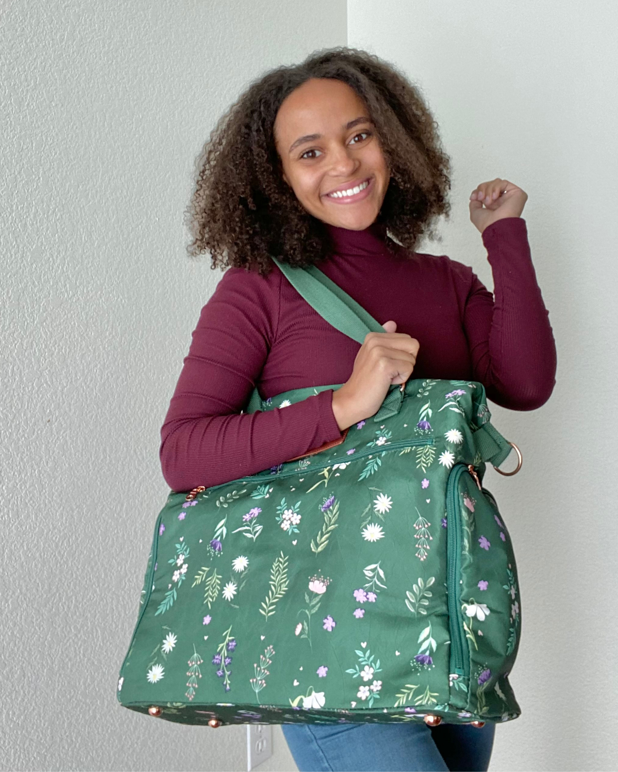 Lizzy Breast Pump Tote (Olive You)