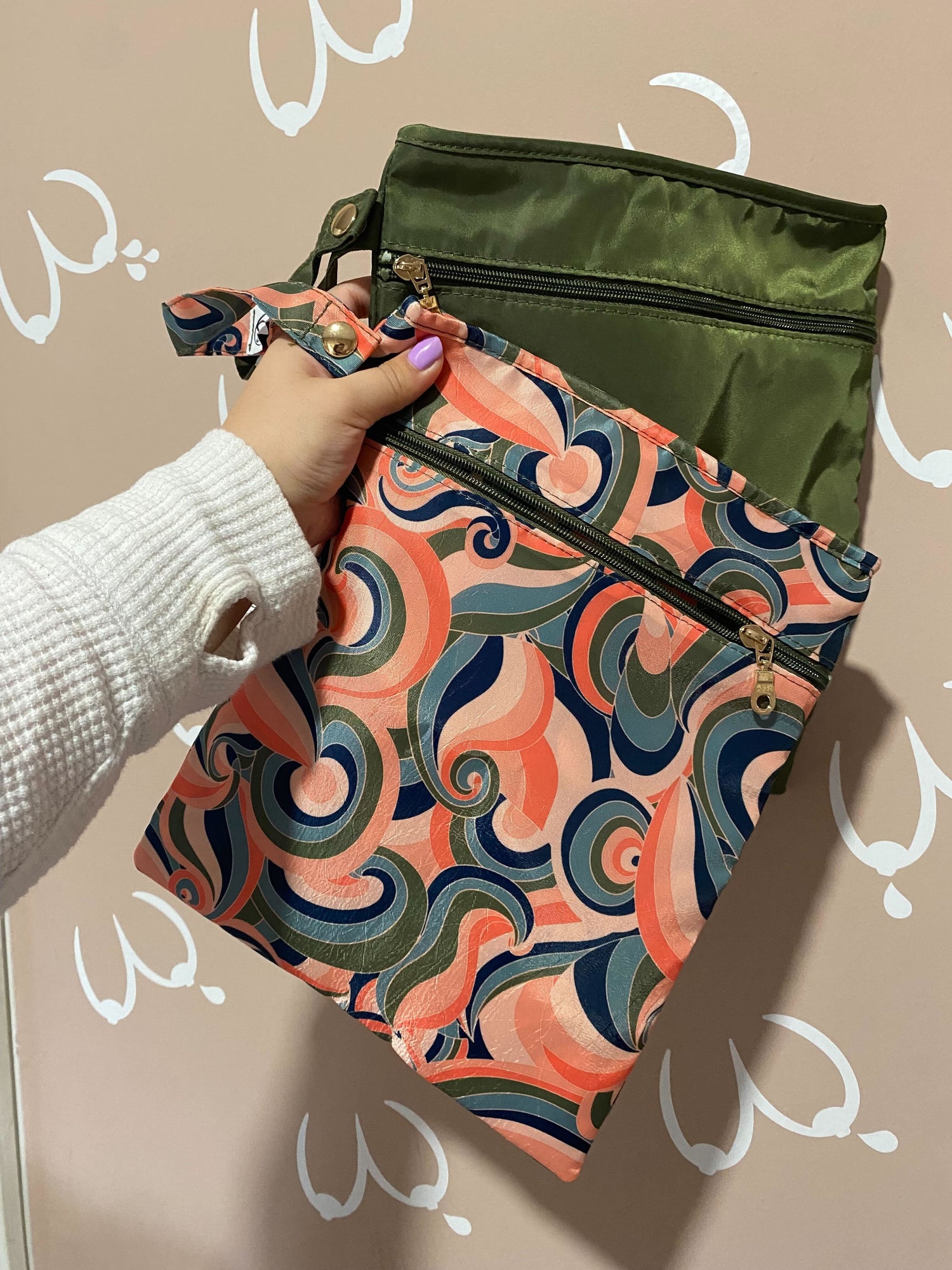 Pumparoo Wet/Dry Bag with Staging Mat® (Groovy)