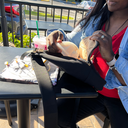 OUTLET Allie Sling Bag (Black) x Medela