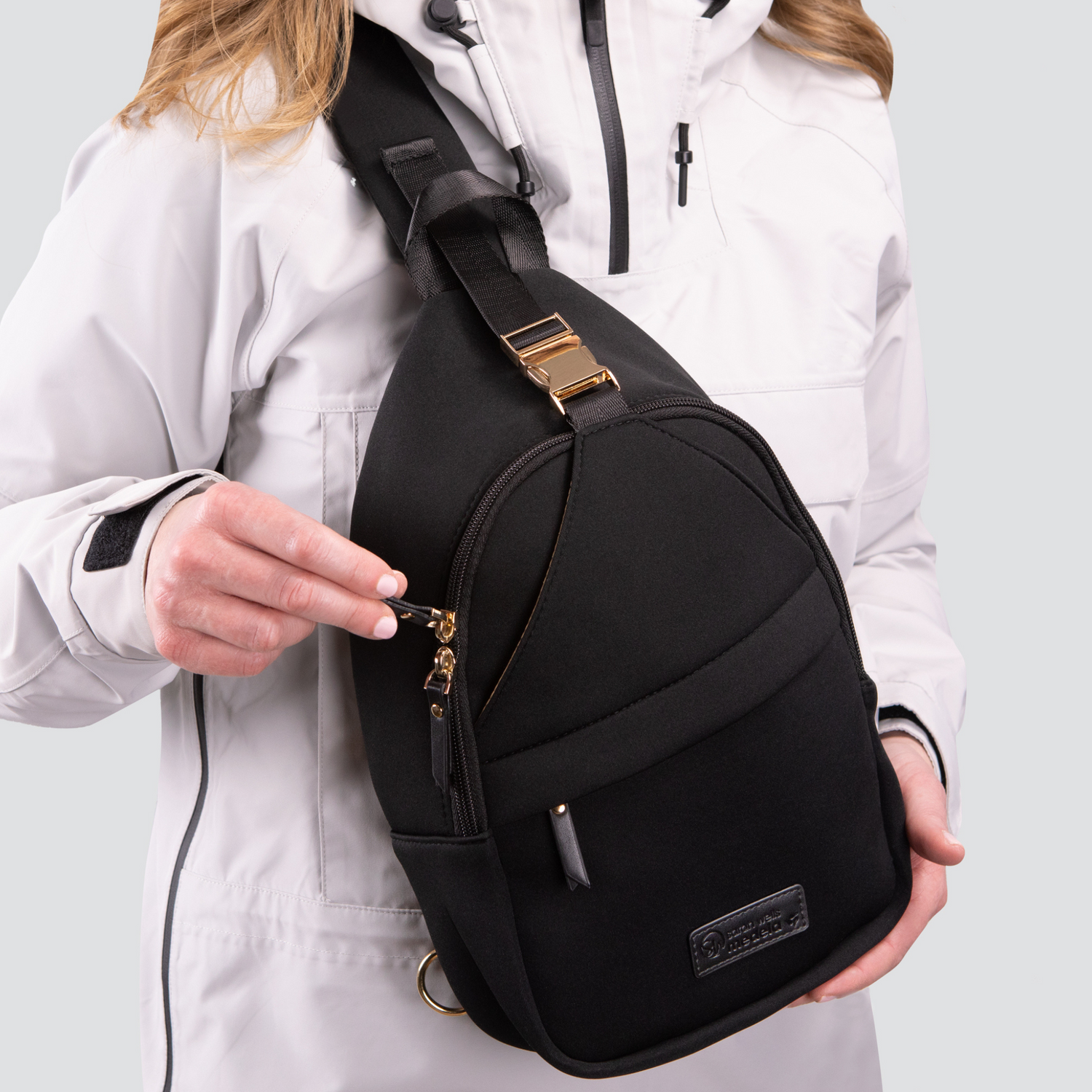 OUTLET Allie Sling Bag (Black) x Medela