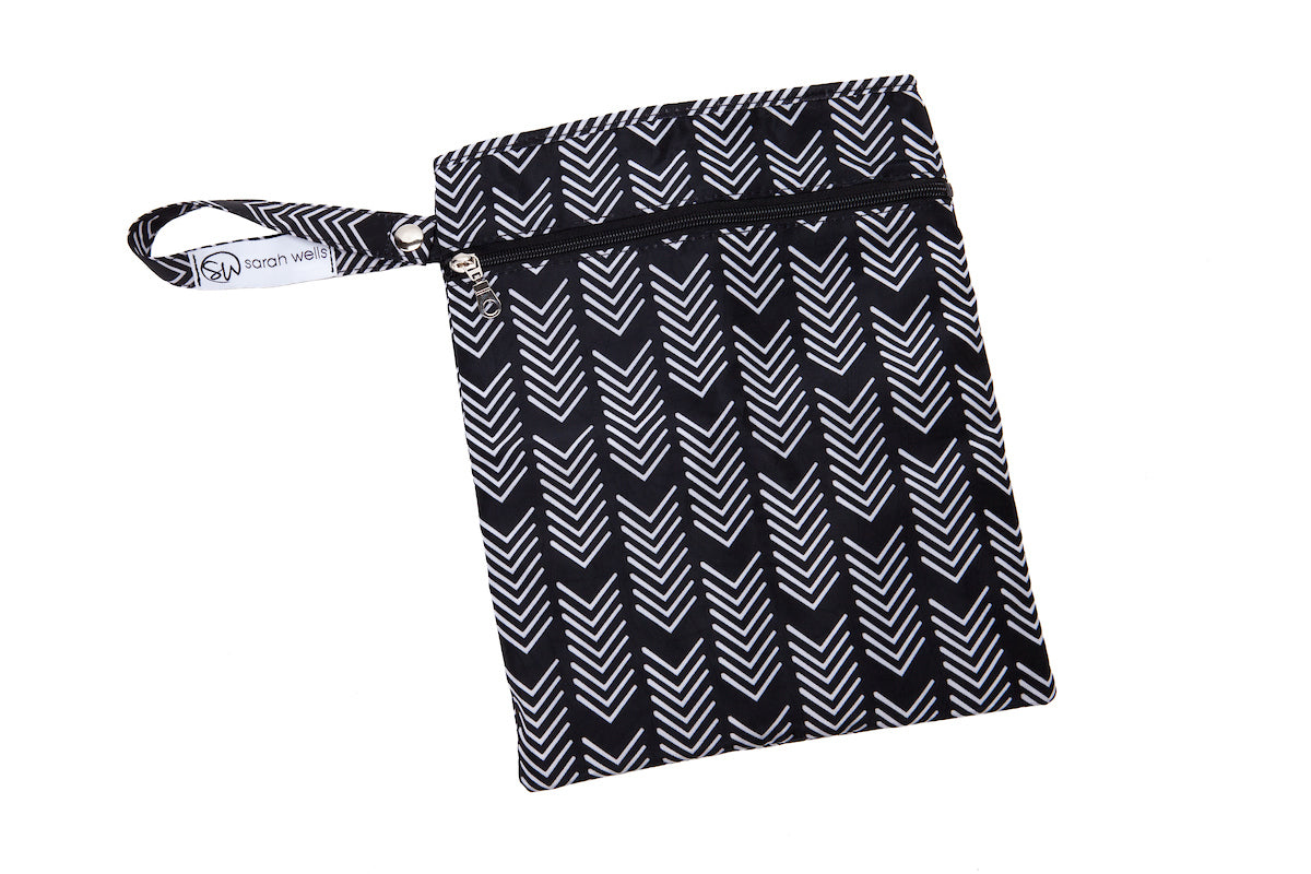Pumparoo (Black &amp; White) / Breast Pump Bags &amp; Accessories from Sarah Wells