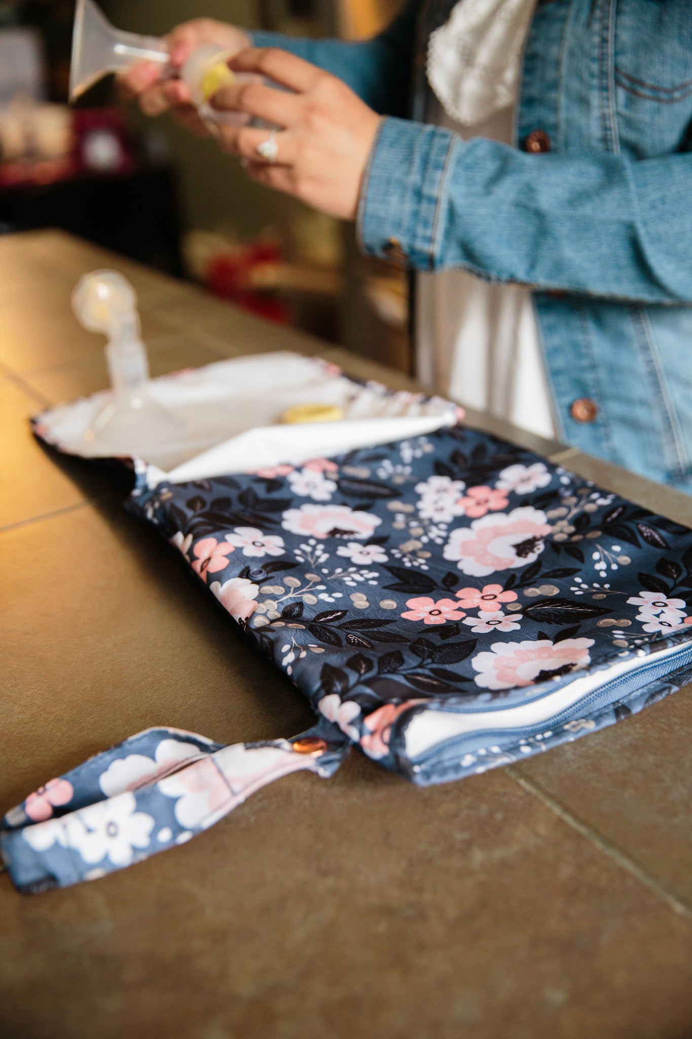 Pumparoo (Le Floral) / Breast Pump Bags & Accessories from Sarah Wells